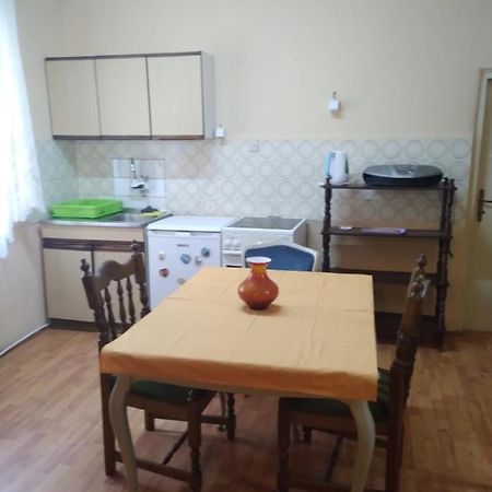 Hostel Bata Apartman Kanjiža Buitenkant foto