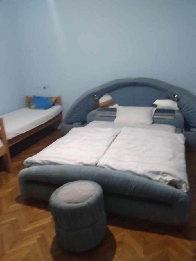 Hostel Bata Apartman Kanjiža Buitenkant foto