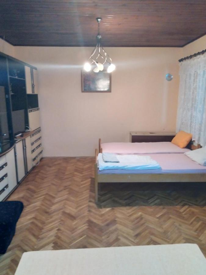 Hostel Bata Apartman Kanjiža Buitenkant foto