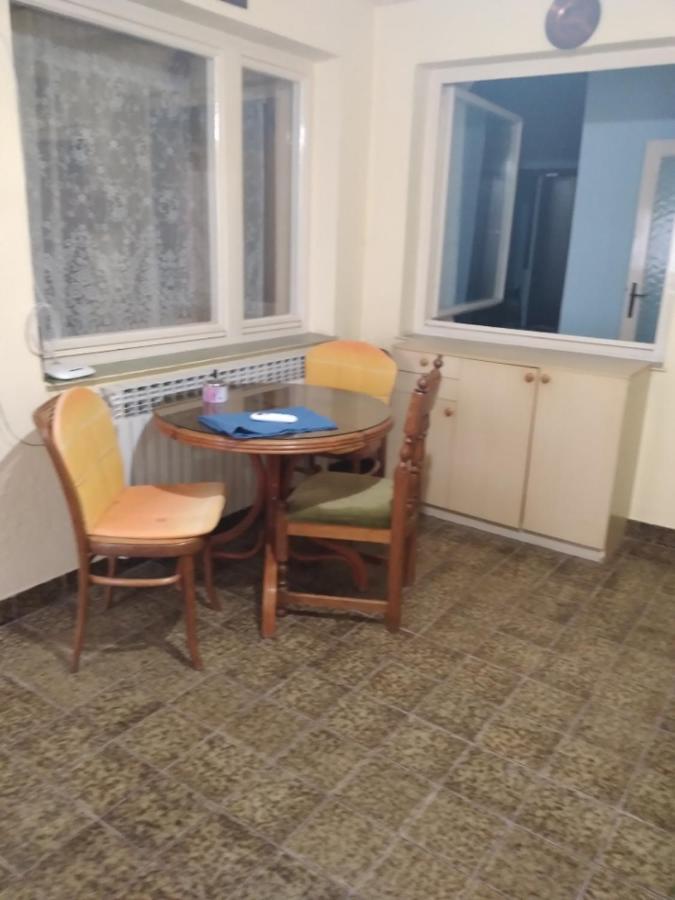 Hostel Bata Apartman Kanjiža Buitenkant foto